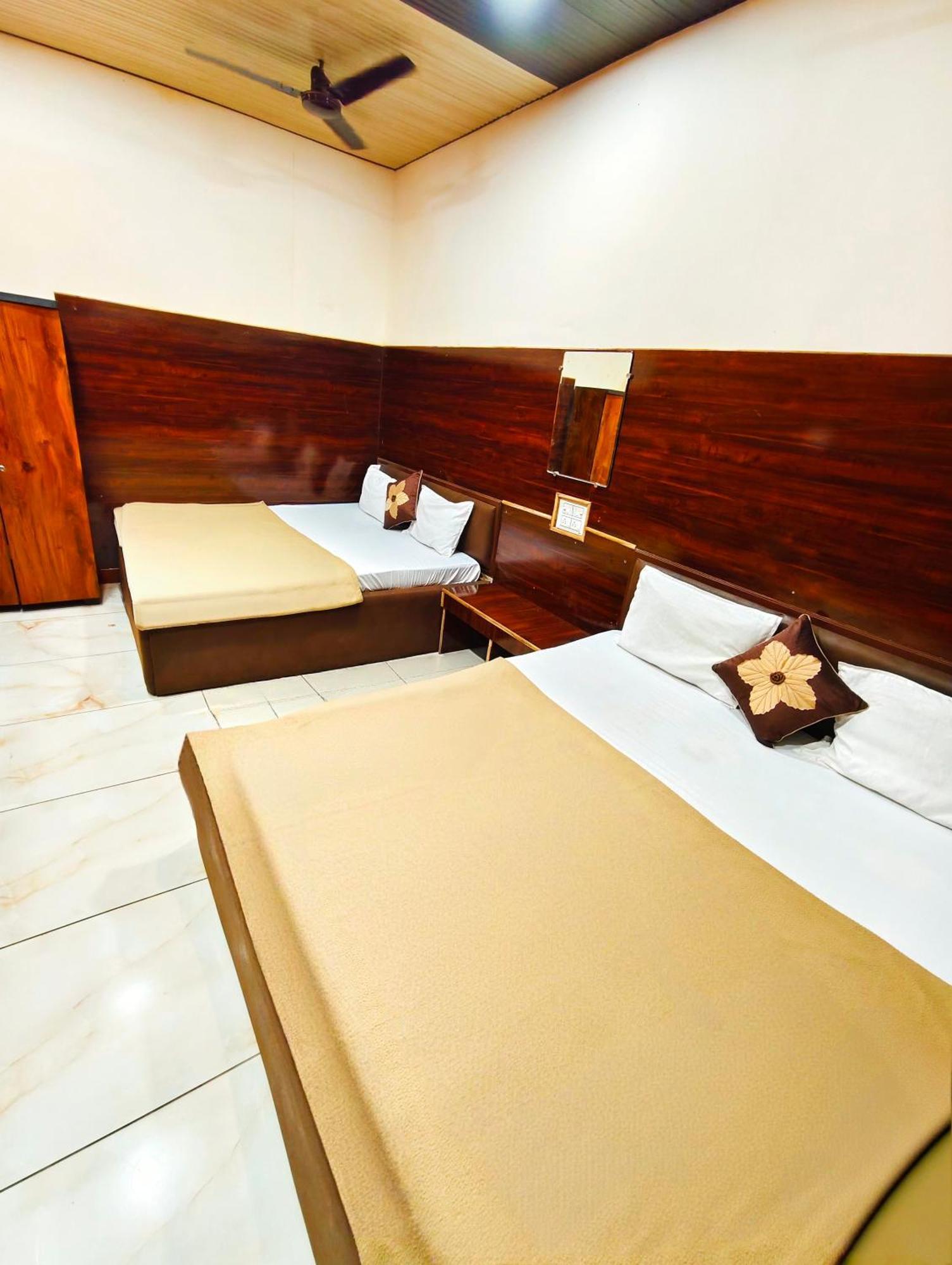 Hotel Om Palace Near Mahakal Mandir Ujjain Eksteriør bilde